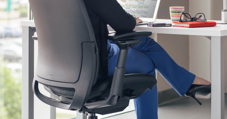 The Right Dimensions for an Office Chair for Short People